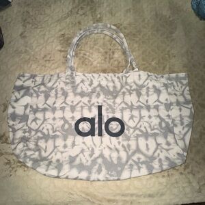 ALO Yoga Patterned Gray Tote Bag